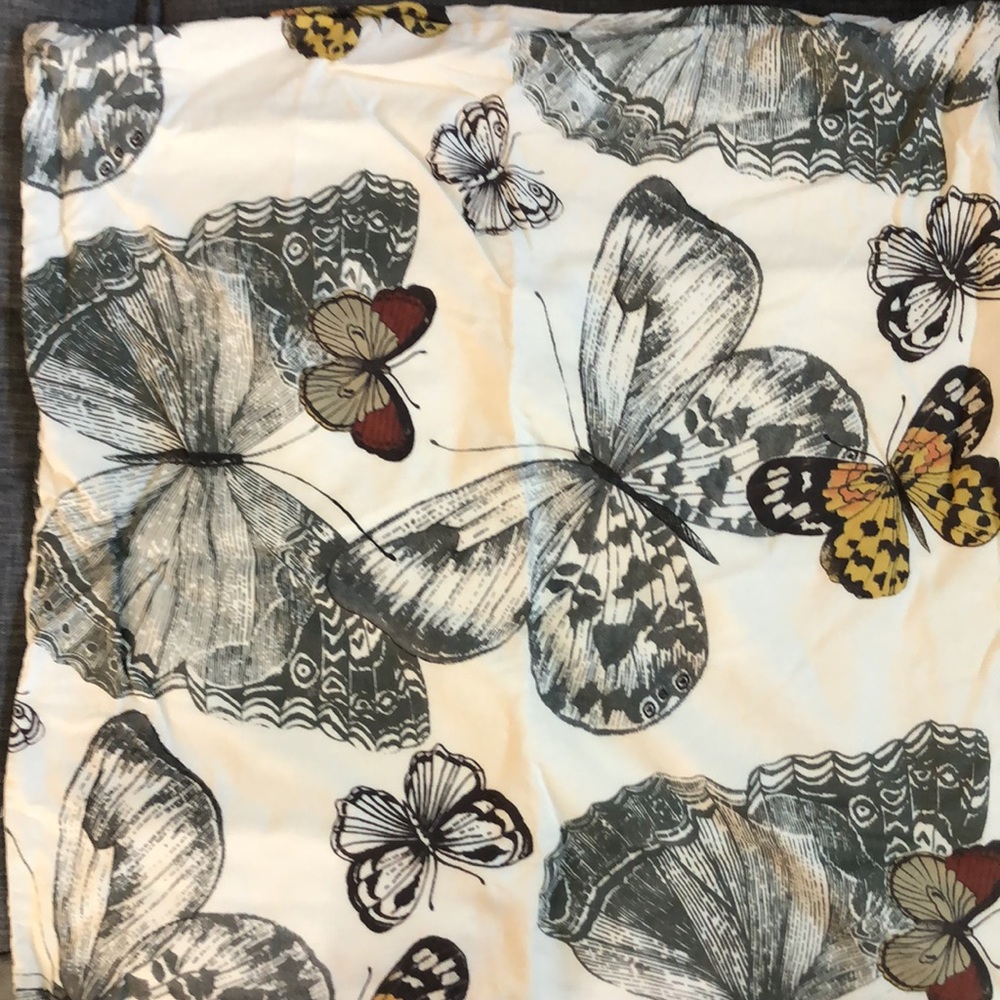 PotteryBarn: set of 2, Pillow Covers 24”